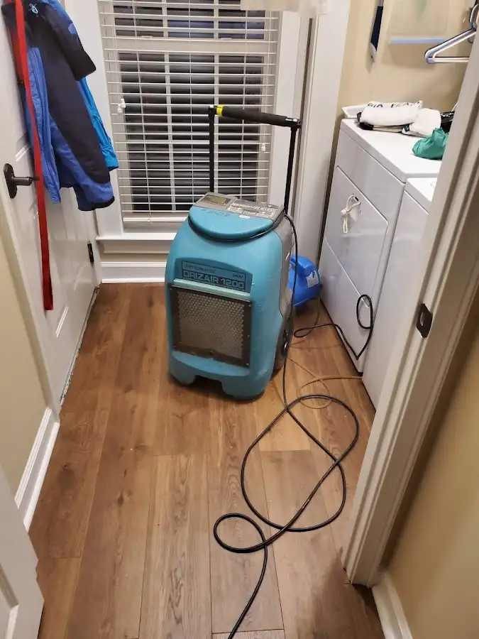 Commercial dehumidifier deployed for Crawl Space Restoration in Mahtomedi